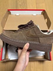 ナイキ エアフォース1 '07 MENS 27.5㎝ 新品 カカオワオ/1686 - メルカリ