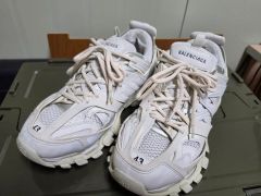バレンシアガ TRACK3 スニーカー ホワイト 26cm S3032 バレンシアガ TRACK3 スニーカー ホワイト 26cm S3032 - メルカリ
