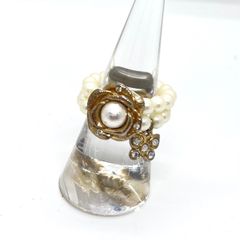 Excellent condition ANNA SUI ring, beaded flower butterfly gold antique style, double strand ring with pearls, approximately size 11 and up, wire adjustable.