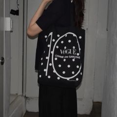 新品】COMME des GARÇONS × NGV 限定トートバッグ - メルカリ