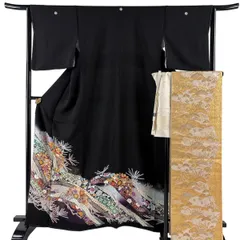 黒留袖 身丈164cm 裄丈64cm M 袷 袋帯フルセット 草花 松皮菱 金糸 絞り 黒 正絹 秀品 【中古】のサムネイル