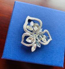 新品 スワロフスキー Swarovski Stone フープピアス パヴェ 大 - メルカリ