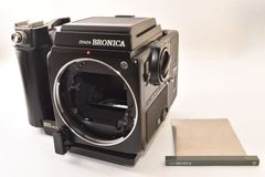 BRONICA ETR-Si AE2ファインダー レンズセット 2629 BRONICA ETR-Si AE2ファインダー レンズセット 2629 - メルカリ