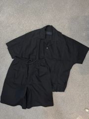 alo アローヨガ セットアップ シャツ パンツ ストライプ ブラック