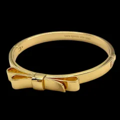 美品 kate spade NEW YORK ケイトスペードニューヨーク バングル ラブノートテイクアボウ リボン ロゴ 刻印 ゴールド アクセサリー レディースのサムネイル