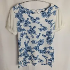 M1-04022【Women】HEALTHY KAREN (ヘルシー カレン) パフスリーブカットソー ビジュー付き (M) / 白 バラ柄 (青) HT-夏のサムネイル