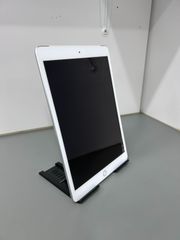 iPad 第7世代 128GB セルラー シルバー(画面割れ) - メルカリ