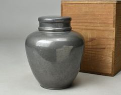 錫（すず）　御錫屋天下一美作守造　大茶壷　茶心壷　重さ約1432g 錫（すず） 御錫屋天下一美作守造 大茶壷 茶心壷 重さ約1432g - メルカリ