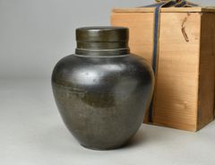 錫（すず）　御錫屋天下一美作守造　大茶壷　茶心壷　重さ約1432g 錫（すず） 御錫屋天下一美作守造 大茶壷 茶心壷 重さ約1432g - メルカリ