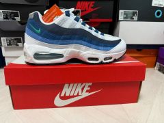 NIKE AIRMAX 95 BIGBUBBLEブルーグラデ 2026年モデル - メルカリ