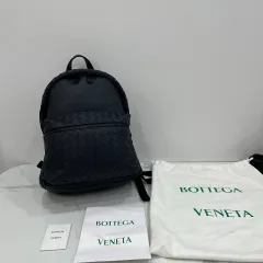 ほぼ新品 ボッテガ・ヴェネタ イントレチャート バックパックのサムネイル