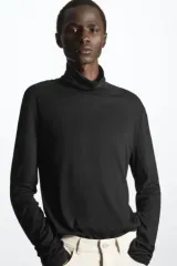 COS ブラック 長袖 タートルネック Tシャツのサムネイル