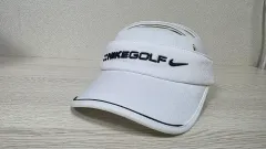 NIKE GOLF(ナイキゴルフ) 白 ゴルフ帽子 ゴルフサンキャップ フリーサイズのサムネイル
