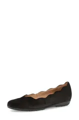 ガボール レディース シューズ パンプスエード Gabor Scallop Suede Flat Black ブラックのサムネイル