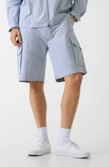 ゲス メンズ ボトムス デニムパンツ ショートパンツ GUESStripe Cargo Denim Shorts Daring Ocean White ホワイトのサムネイル