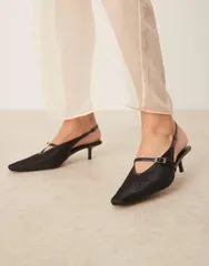 マンゴ レディース シューズ サンダル ヒール Mango square sling back kitten heels with buckle detail Black ブラックのサムネイル