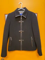 【C1-01】◇ BURBERRY BLUE LABEL    サイズ38    ジャケット　黒色　レディースのサムネイル