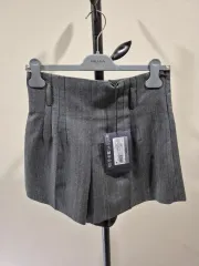 PRADA プラダ 正規品 ショートパンツ P214I 新品 38サイズ 出品のサムネイル