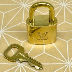 LOUIS VUITTON パドロック 437 南京錠 鍵2本 箱付き 正規品 LOUIS VUITTON パドロック 437 南京錠 鍵2本 箱付き 正規品 - メルカリ