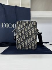 Dior ディオール オブリーク ジャカード ストラップ付き ジップポーチ