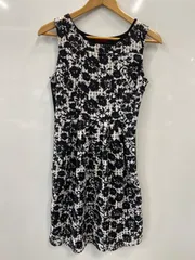 T149⚫︎TAKA Q⚫︎タカキュー⚫︎ワンピース⚫︎ノースリーブ⚫︎ギンガムチェック⚫︎フローラル柄⚫︎シアー⚫︎レディース⚫︎size M⚫︎黒×白のサムネイル