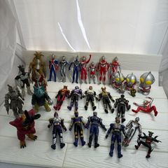 ウルトラマンフィギュアセット（37体）とウルトラマンギンガバック付き