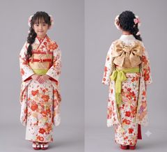 新品七五三7歳安心フルセット‼️人気白地手毬花々煌びやか際立つ 新品七五三7歳安心フルセット‼️人気白地手毬花々煌びやか 長襦袢も