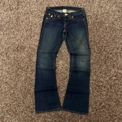 True Religion ブーツカットデニム25インチ ローライズ - メルカリ