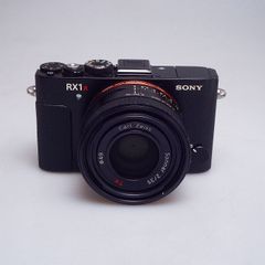 Sony DSC-RX1RM2 　海外モデル　日本語化済　オマケつき Sony DSC-RX1RM2 海外モデル 日本語化済 オマケつき - メルカリ