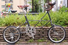 Alex Moulton AM-20 MK2 Split-type Mini Velo with Campagnolo Athena MIX 11-speed Chromoly Frame, 17-inch wheels. [Nagoya Store]