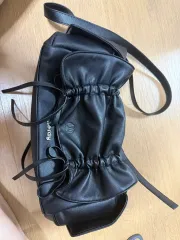 (新品) ノルディ シャーリング クロスバッグ ブラックのサムネイル