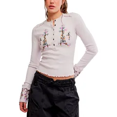 フリーピープル レディース トップス Tシャツ 刺繍 Free People Fleur Embroide red Cuff Shirt Womens Lavender Combo ラベンダーのサムネイル