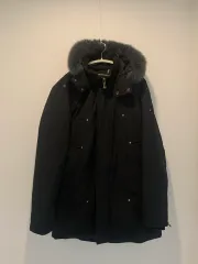 MOOSE KNUCKLES ムースナックルズ STIRLING スチーリング グレー ファー ブラック ダウンジャケット ロング丈 XLのサムネイル