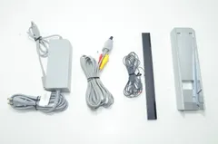 【送料無料】　任天堂 Nintendo Wii 純正 ACアダプター AVケーブル センサーバー スタンド セット