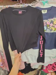 ジューシークチュール ロングスリーブ Tシャツ ブラック ピンク レタリングのサムネイル
