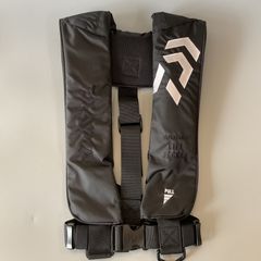 中古】ダイワ DF-2608 インフレータブルライフジャケット 救命胴衣