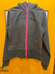 【C1-25】◇ lululemon    サイズ6    ジップアップパーカー　グレー/ピンク　レディースのサムネイル