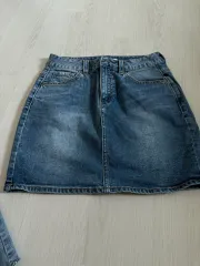 GUESS デニムスカートのサムネイル