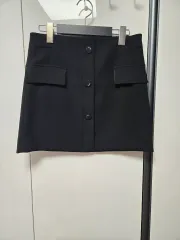 エゴイスト ブラック ボタン スカート (ほぼ新品)のサムネイル