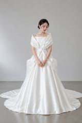 ※shio※【ドラマ やまとなでしこ着用ドレス】エマリーエ　グレースケリー shio様専用※【ドラマ やまとなでしこ着用ドレス】エマリーエ グレース