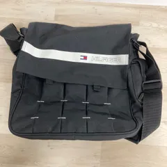 美品 TOMMY HILFIGER メッセンジャーバッグ/ショルダーバッグ ブラック ロゴライン メンズ トミーヒルフィガー[OG00011]のサムネイル