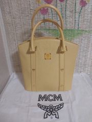 MCM ワンショルダーバッグ 肩掛け ロゴ型押し ロゴ金具 レザー 