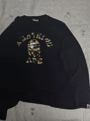 A BATHING APE アベイシングエイプ カモフラージュ ロングスリーブ Mのサムネイル