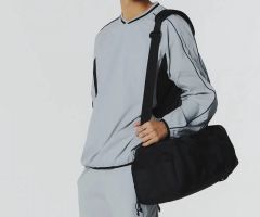 Yeezy season 6 gym bag - メルカリ