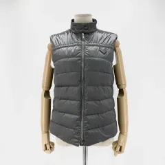 百貨店購入 PRADA プラダ レディース 軽量 ベスト ダウンベストのサムネイル