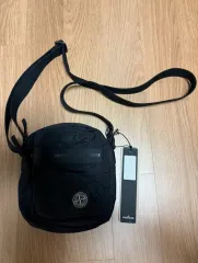STONE ISLAND ストーンアイランド 26SS ロゴパッチ ナイロン メタル ブラック クロスバック 新品 出品のサムネイル