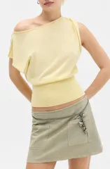 アーバンアウトフィッターズ レディース トップス シャツ ニット BDG Urban Outfitters Bailey Boat Necknit Crop Top YELLOW イエローのサムネイル
