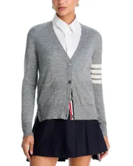 トムブラウン レディース アウター カーディガン リラックスフィット Vネック ウール Thom Browne Relaxed Fit V Neck Wool Cardigan Light Greyのサムネイル