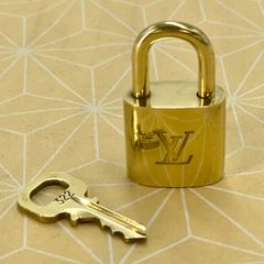 ルイヴィトン 南京錠 カデナ パドロック ダイヤル - メルカリ