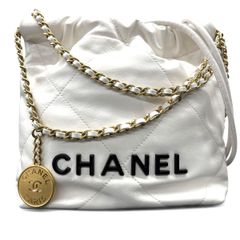 CHANEL　BEATEノベルティ ショルダーバッグ　ホワイト　未使用品 CHANEL BEATEノベルティ ショルダーバッグ ホワイト 未使用品 - メルカリ